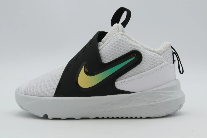Nike Team Hustle D 12 Βρεφικά Sneakers Λευκά, Μαύρα, Κίτρινα, Πράσινα