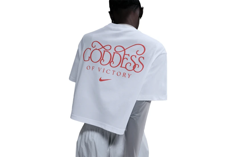 Nike Sportswear Γυναικείο Cropped Κοντομάνικο T-Shirt Λευκό