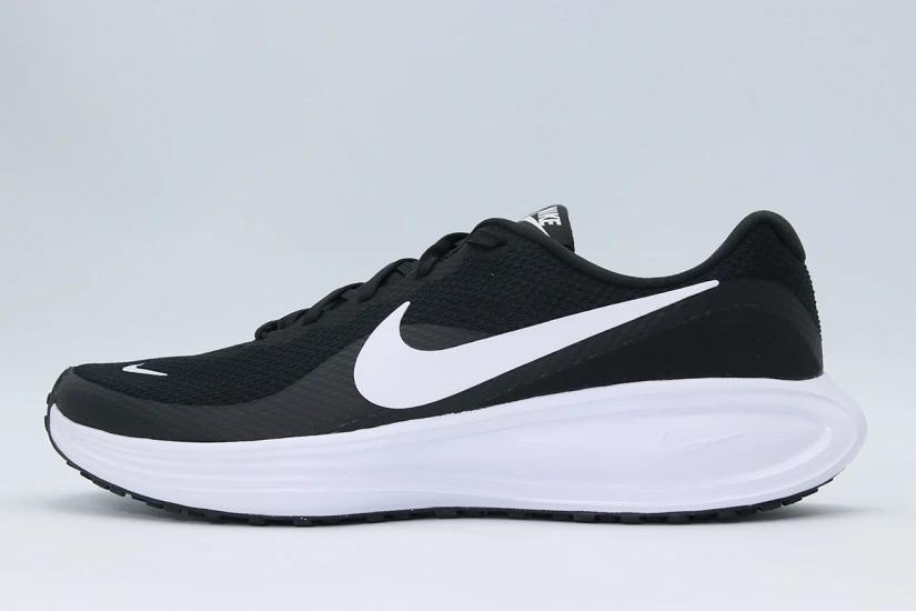 Nike Revolution 8 Ανδρικά Αθλητικά Παπούτσια για Τρέξιμο Μαύρα, Λευκά