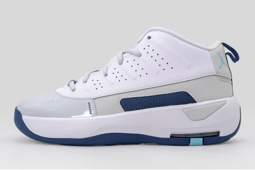 Jordan Max Aura 7 Sneakers (HQ2089 101)