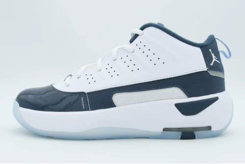 Jordan Max Aura 7 Sneakers (HQ2089 402)