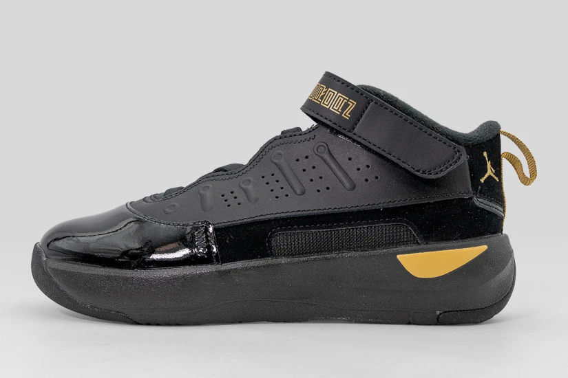 Jordan Max Aura 7 Παιδικά Sneakers Μαύρα, Χρυσά