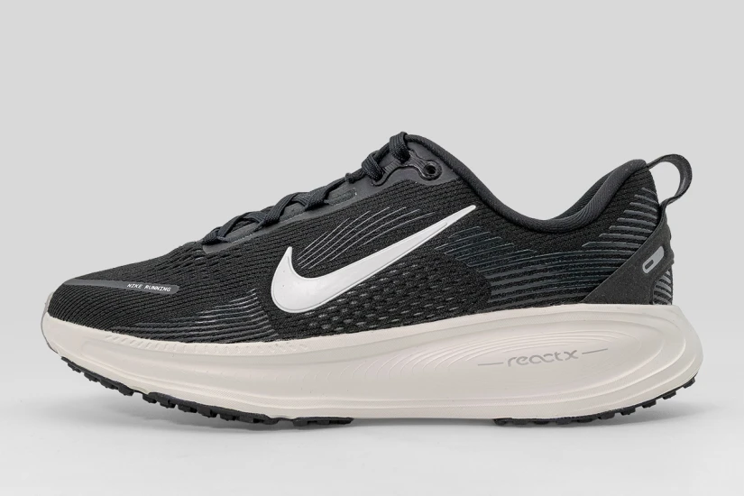 Nike Vomero 18 Αθλητικά Παπούτσια για Τρέξιμο Μαύρα, Εκρού