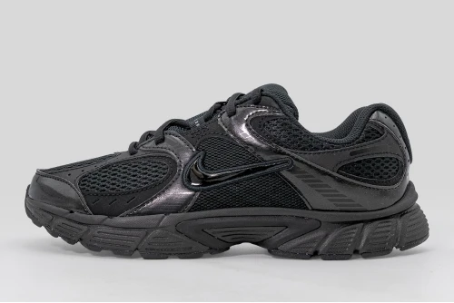 Nike V5 Rnr Sneakers (HQ6411 002)
