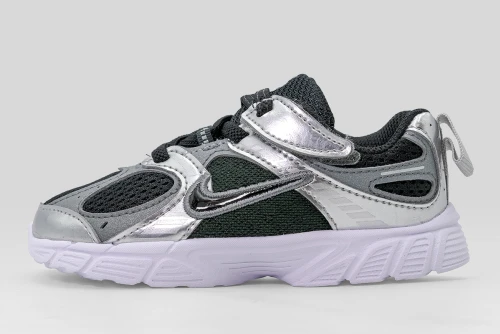 Nike V5 Rnr Sneakers (HQ6413 001)