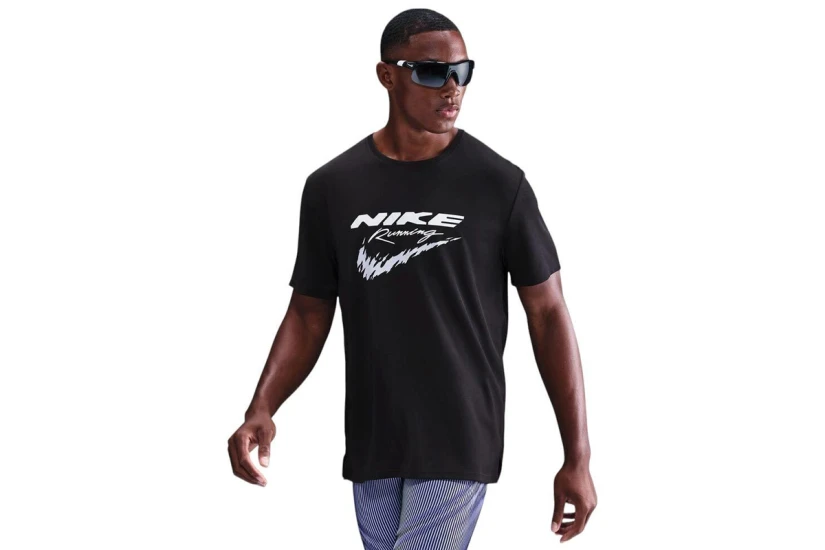 Nike Miler Dri-FIT UV Running Ανδρικό Κοντομάνικο T-Shirt Μαύρο