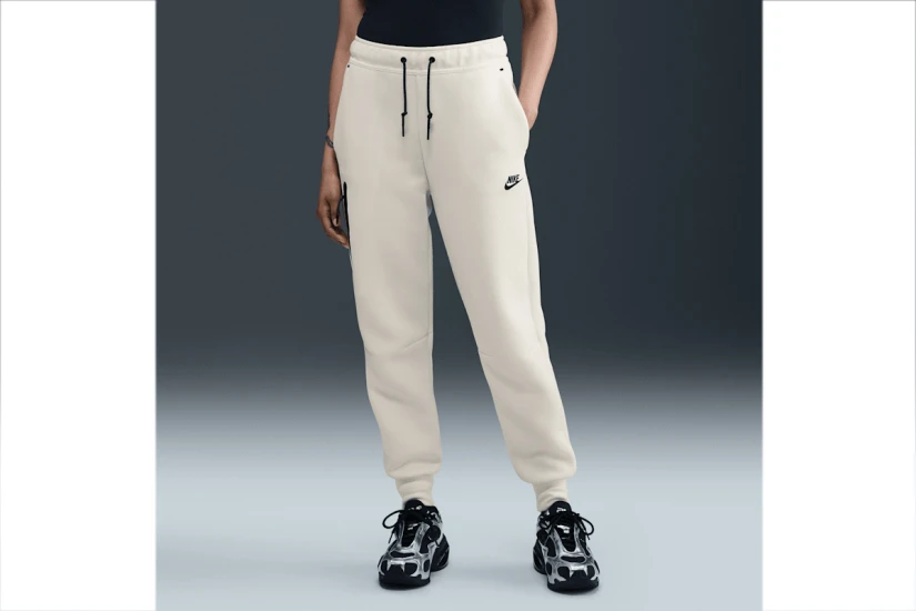 Nike Sportswear Tech Fleece Γυναικείο Παντελόνι Φόρμας Εκρού, Μαύρο
