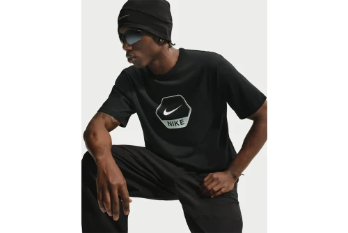 Nike Sportswear T-Shirt Ανδρικό (IQ0471 011)