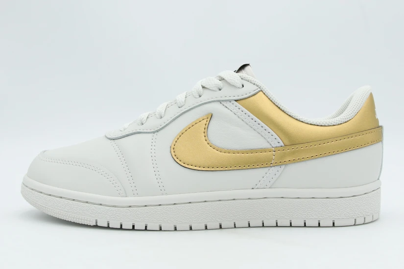 Jordan Air Skyline Low Γυναικεία Sneakers Λευκά, Χρυσά