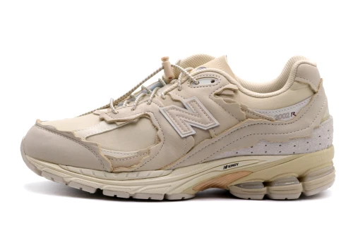 New Balance Protection Pack Sneakers (M2002RDQ)