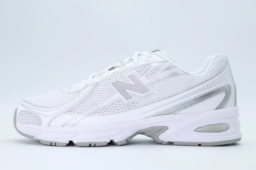 New Balance 740 Sneakers