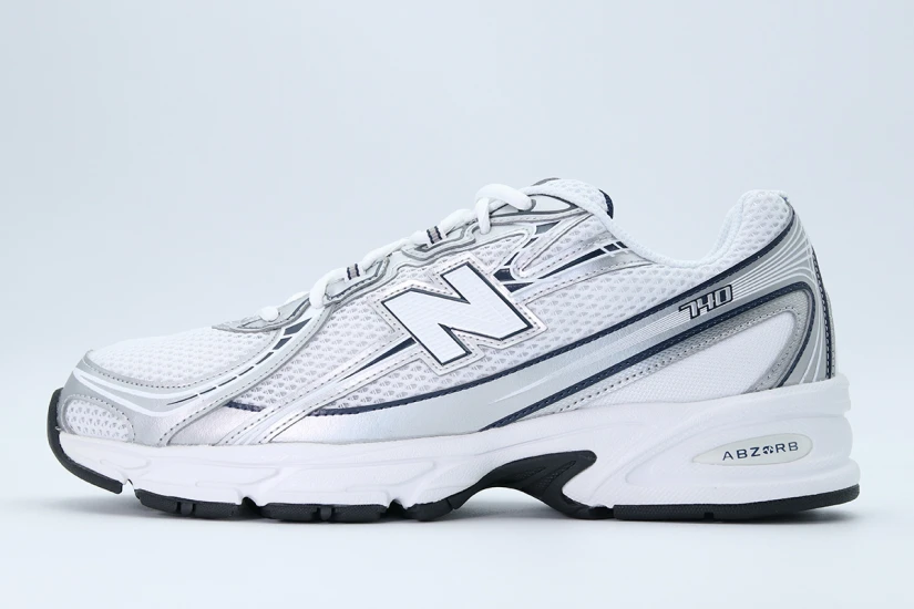 New Balance 740 Sneakers