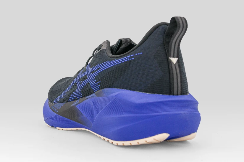 ASICS Novablast 5 Ανδρικά Αθλητικά Παπούτσια για Τρέξιμο Μαύρα, Μπλε