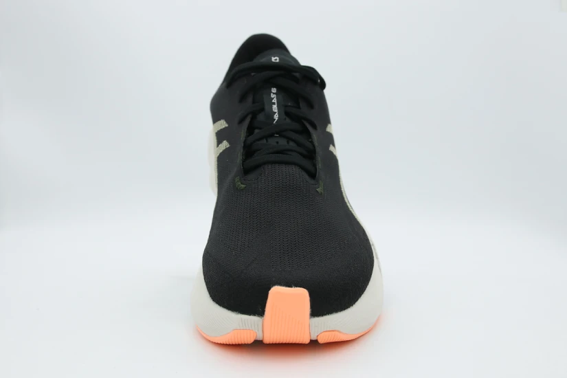 ASICS Novablast 6 Ανδρικά Αθλητικά Παπούτσια για Τρέξιμο Μαύρα, Εκρού