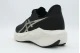 ASICS Novablast 6 Ανδρικά Αθλητικά Παπούτσια για Τρέξιμο Μαύρα, Εκρού