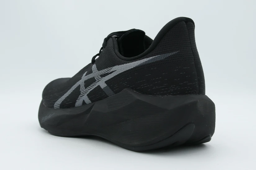 ASICS Novablast 6 Ανδρικά Αθλητικά Παπούτσια για Τρέξιμο Μαύρα, Γκρι