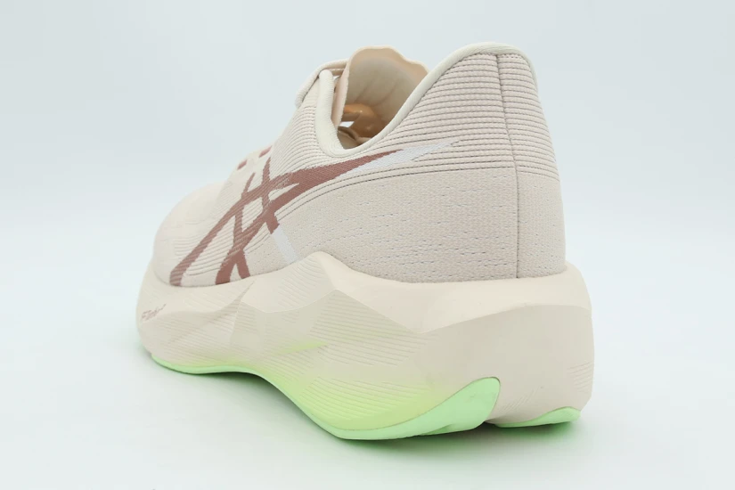 ASICS Novablast 6 Ανδρικά Αθλητικά Παπούτσια για Τρέξιμο Μπεζ, Καφέ, Λαχανί