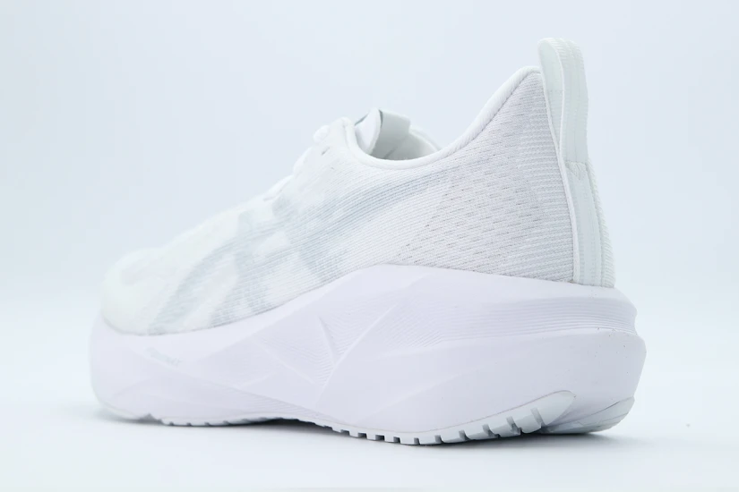 ASICS Novablast 5 Αθλητικά Παπούτσια για Τρέξιμο Λευκά