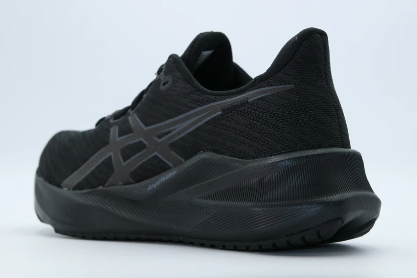 ASICS Versablast 4 Αθλητικά Παπούτσια για Τρέξιμο Μαύρα