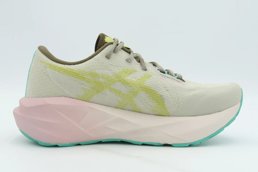 ASICS Novablast 5 Αθλητικά Παπούτσια Trail Running Μπεζ, Φυτρί, Ροζ