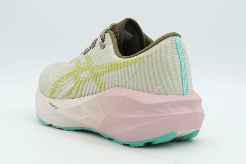 ASICS Novablast 5 Αθλητικά Παπούτσια Trail Running Μπεζ, Φυτρί, Ροζ