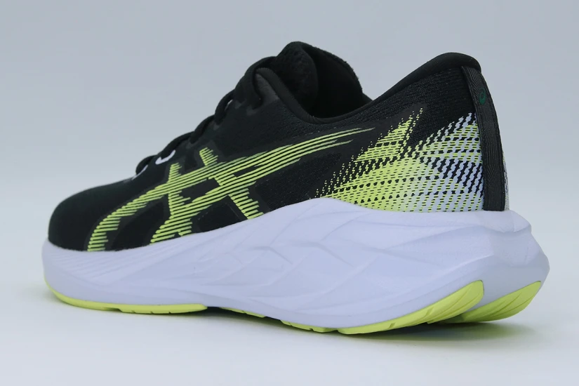 ASICS Novablast 5 Αθλητικά Παπούτσια για Τρέξιμο Μαύρα, Κίτρινο Φλούο