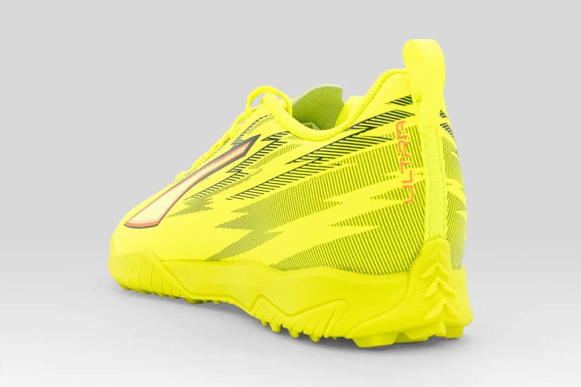 Puma Ultra 6 Play TT Ποδοσφαιρικά Παπούτσια με Σχάρα Κίτρινα, Μαύρα
