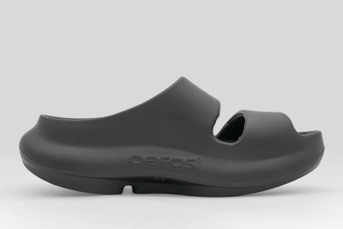 Oofos Ooyea Παντόφλες (1700 BLACK)