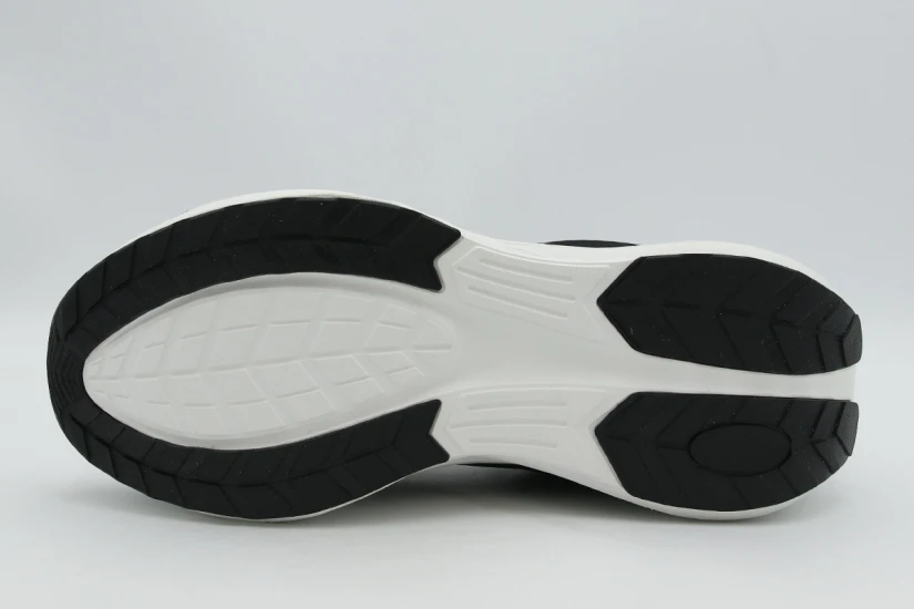 Fila Tonga 5 Nanobionic Ανδρικά Αθλητικά Παπούτσια για Τρέξιμο Μαύρα, Λευκά