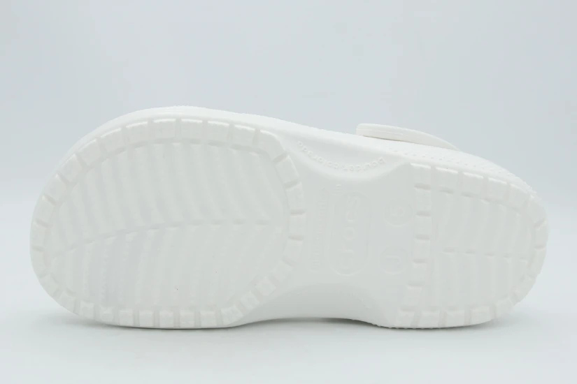 Crocs Classic Clog (206991-100)