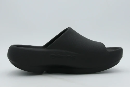 Oofos Ooahh Plus Παντόφλες (2200 BLACK)