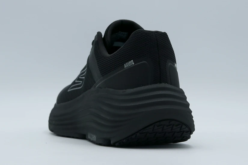 Skechers Max Cushioning Endeavour Ανδρικά Αθλητικά Παπούτσια για Τρέξιμο Μαύρα