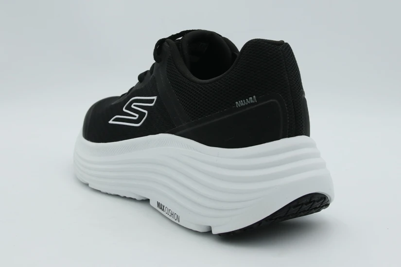 Skechers Max Cushioning Endeavour Ανδρικά Αθλητικά Παπούτσια για Τρέξιμο Μαύρα, Λευκά
