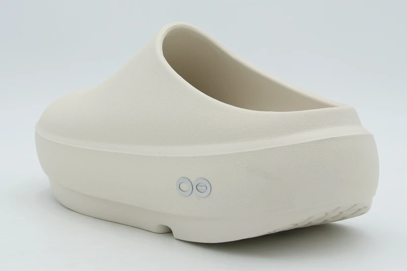 Oofos Oocloog Plus Σαμπό Εκρού