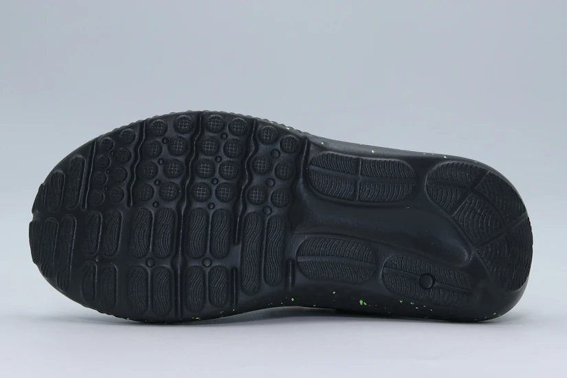 Under Armour Surge 4 AC Παιδικά Αθλητικά Παπούτσια για Τρέξιμο Μαύρα
