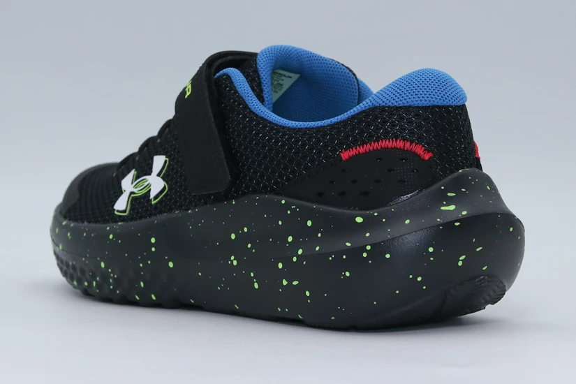 Under Armour Surge 4 AC Παιδικά Αθλητικά Παπούτσια για Τρέξιμο Μαύρα