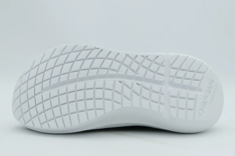Oofos Oomy Stride Γυναικεία Παπούτσια Αποκατάστασης Μαύρα, Λευκά