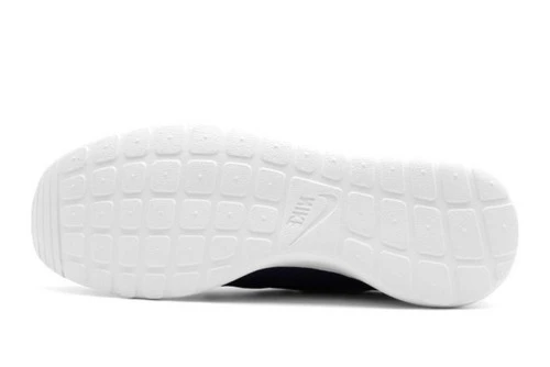 Nike Roshe One Sneakers (511881 405)