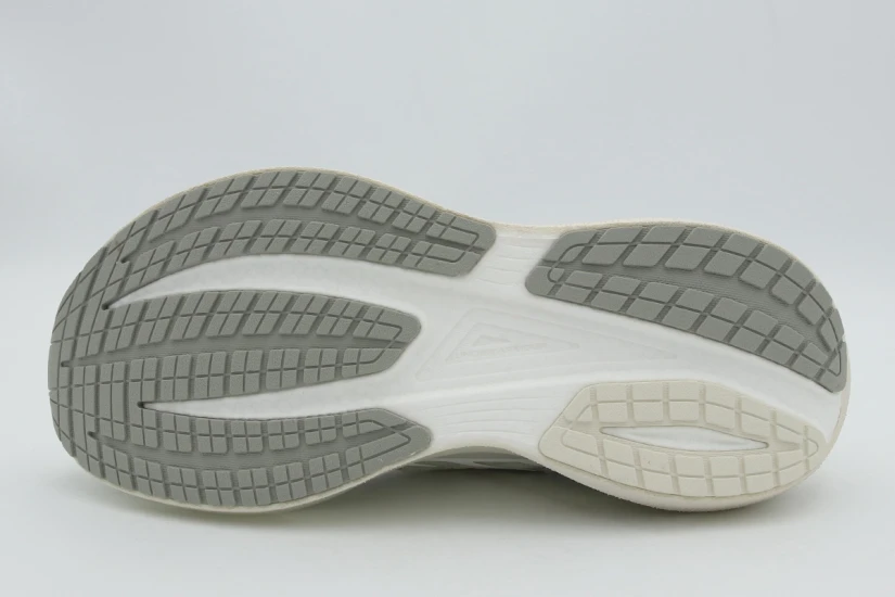 Under Armour Velociti Distance Γυναικεία Αθλητικά Παπούτσια για Τρέξιμο Γκρι Ανοιχτό, Εκρού