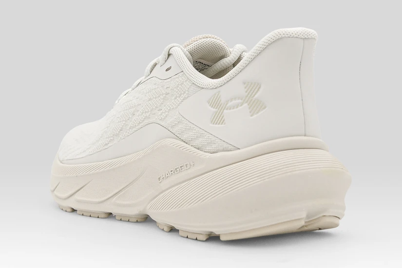 Under Armour Turbulence 3 Αθλητικά Παπούτσια για Τρέξιμο Μπεζ