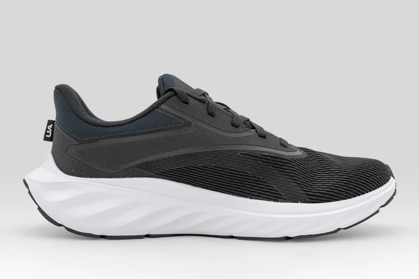 Under Armour Ascend Αθλητικά Παπούτσια για Τρέξιμο Μαύρα, Λευκά