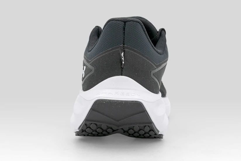 Under Armour Ascend Αθλητικά Παπούτσια για Τρέξιμο Μαύρα, Λευκά
