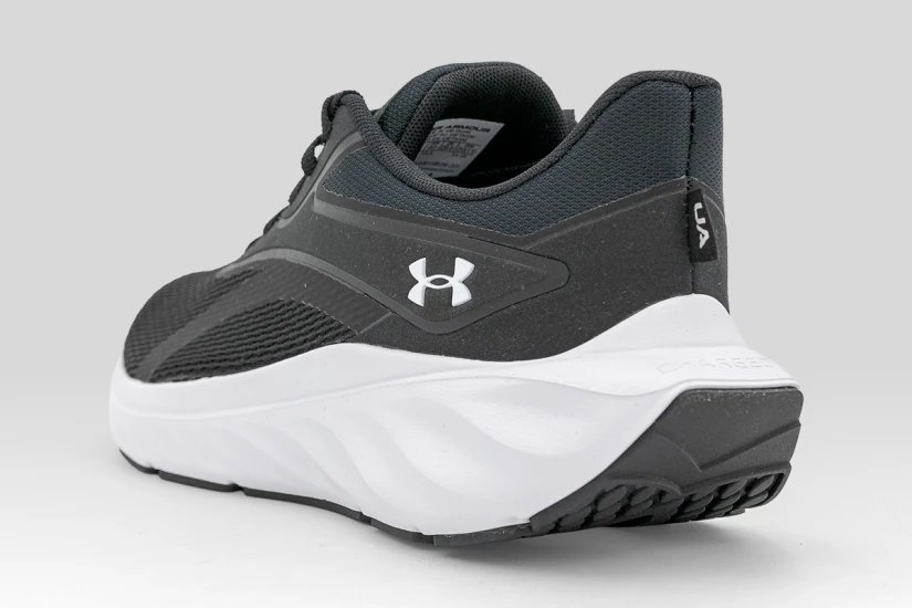 Under Armour Ascend Αθλητικά Παπούτσια για Τρέξιμο Μαύρα, Λευκά