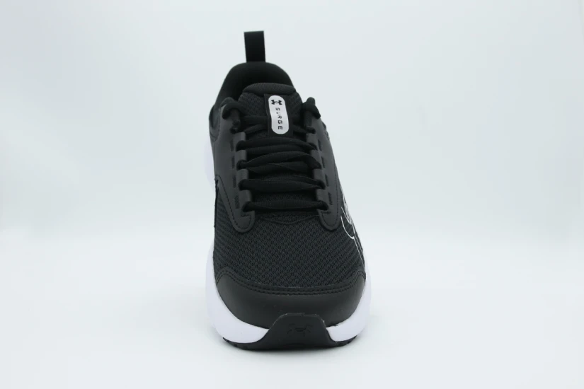Under Armour Surge 5 Αθλητικά Παπούτσια για Τρέξιμο Μαύρα, Λευκά