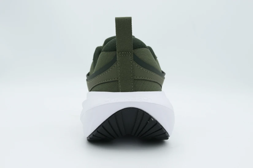 Under Armour Surge 5 Ανδρικά Αθλητικά Παπούτσια για Τρέξιμο Χακί, Λευκά