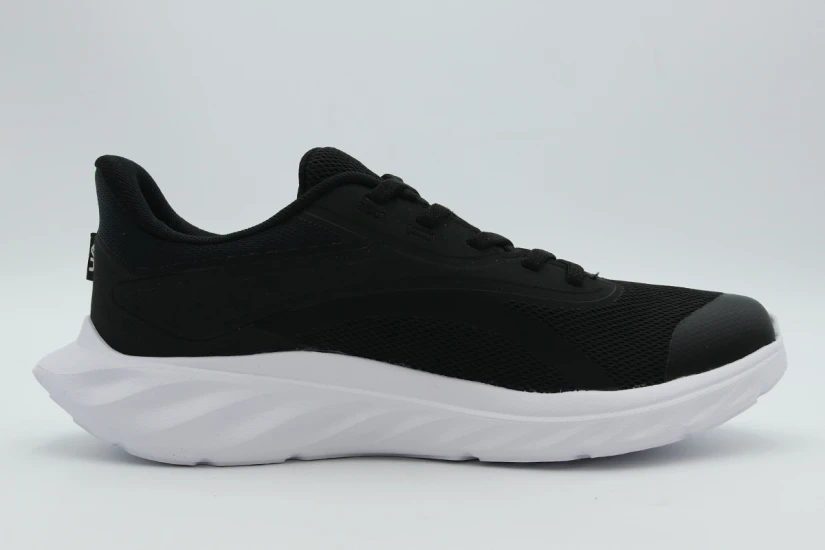 Under Armour Ascend AL Παιδικά Αθλητικά Παπούτσια για Τρέξιμο Μαύρα, Λευκά