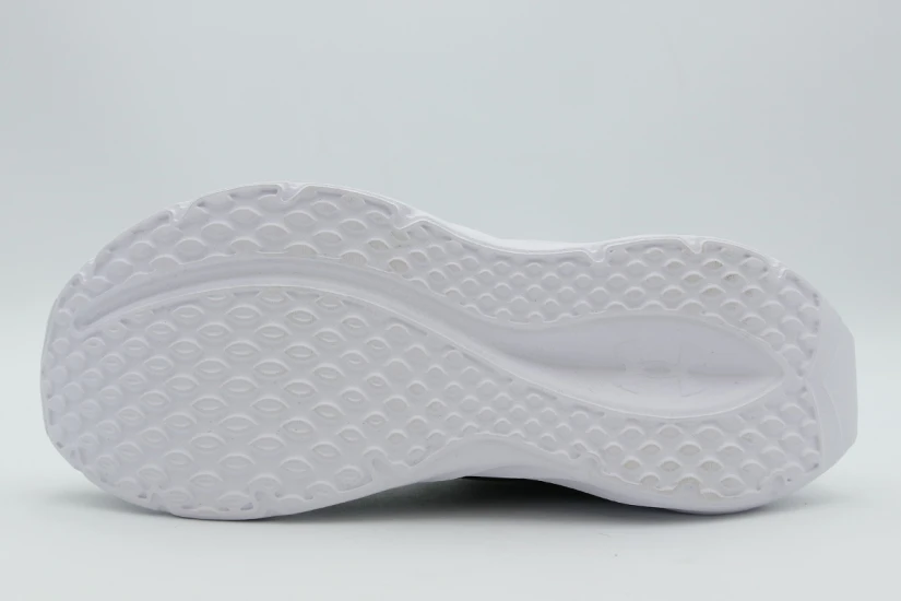 Under Armour Ascend AL Παιδικά Αθλητικά Παπούτσια για Τρέξιμο Μαύρα, Λευκά
