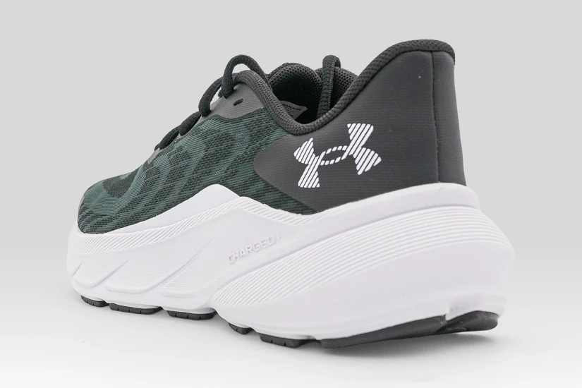 Under Armour Turbulence 3 Αθλητικά Παπούτσια για Τρέξιμο Μαύρα, Λευκά
