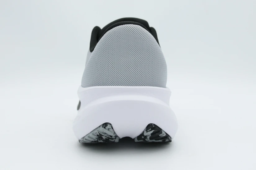 Under Armour Chase Ανδρικά Αθλητικά Παπούτσια για Τρέξιμο Γκρι Ανοιχτό, Μαύρα, Λευκά