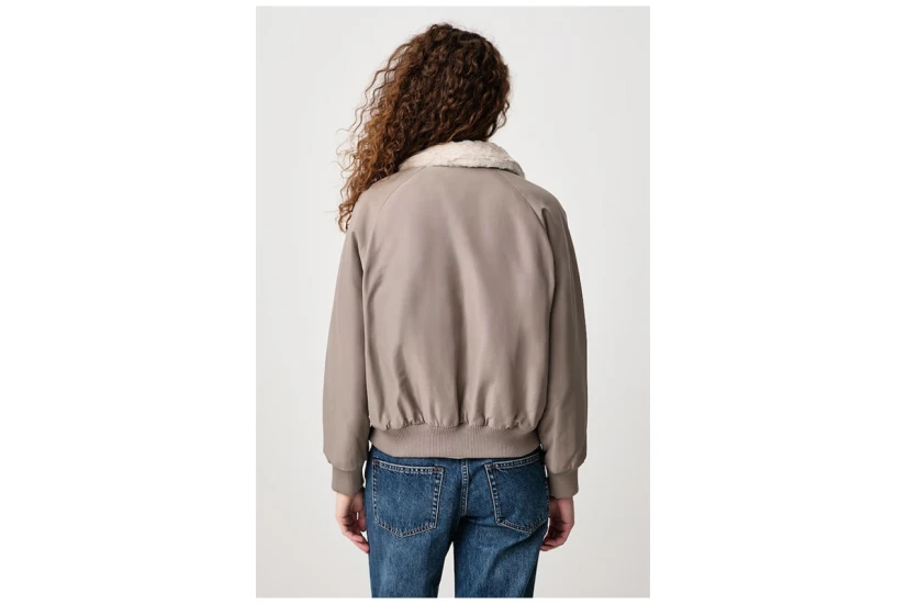 Puma Reversible High Loft Relaxed Γυναικείο Μπουφάν Bomber Διπλής Όψης Πουρό, Εκρού